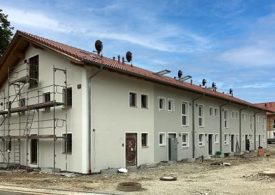 Außenansicht Reihenhaus Sauerlach Bauphase